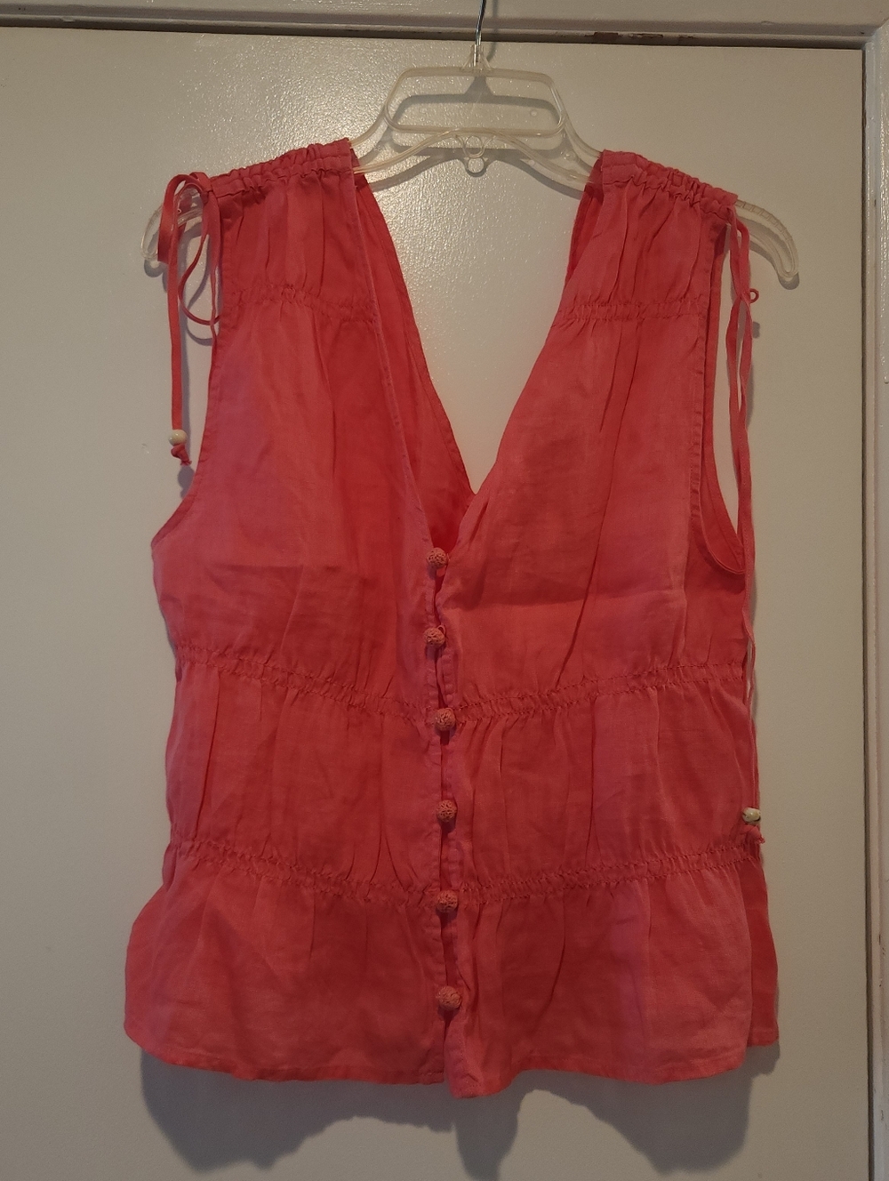 Women's Coral Pink Button-Front Sleeveless Top